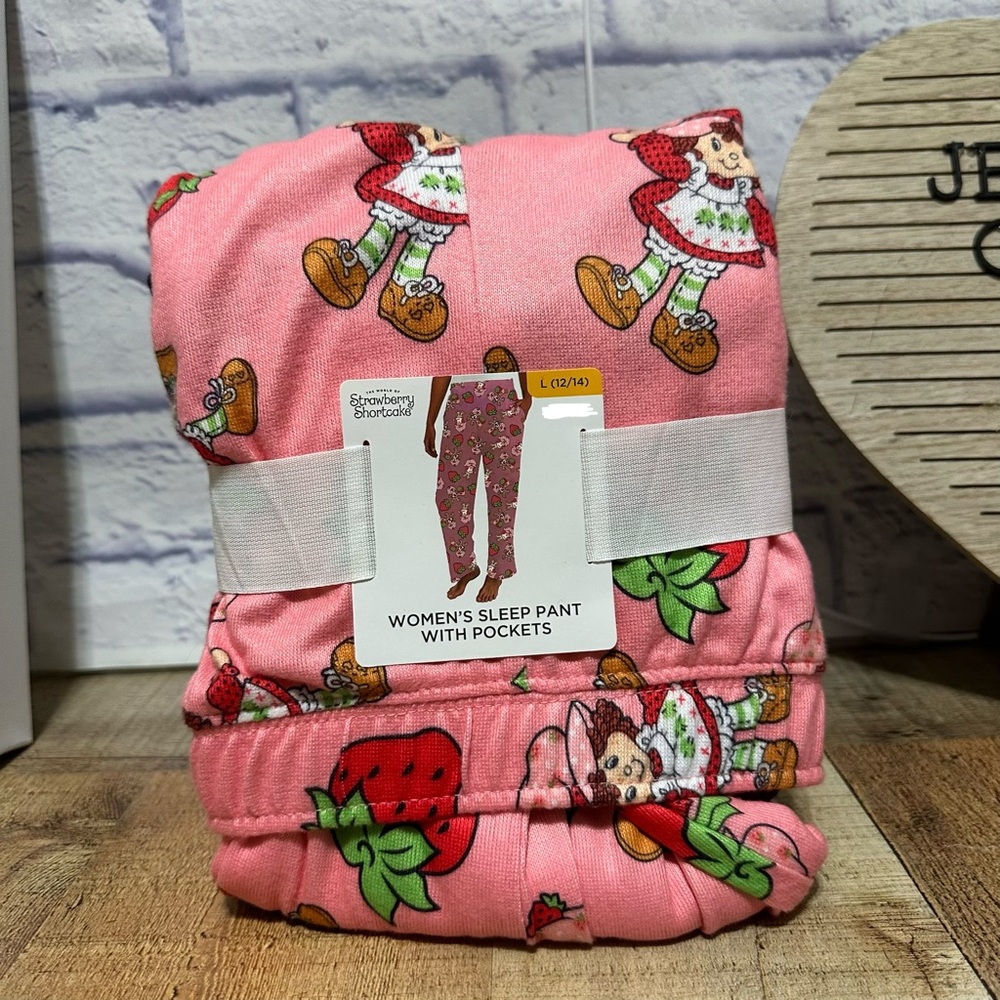 Strawberry Shortcake Women’s Plus Size L 
Lounge Sleep Pants Pink nwt